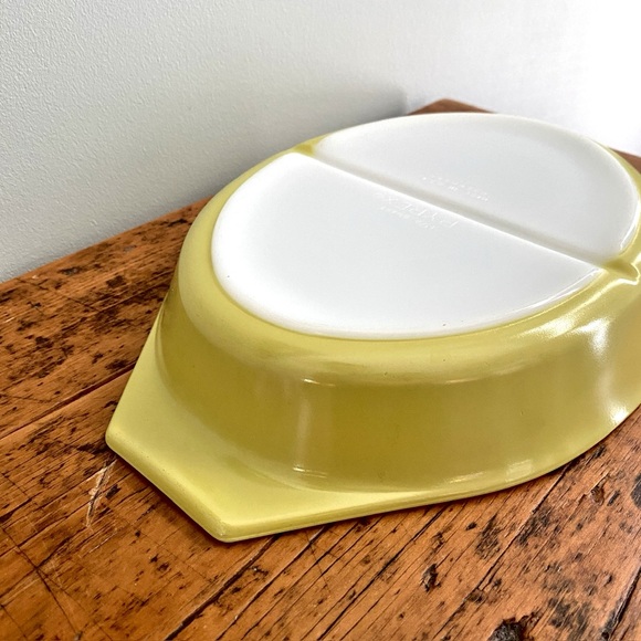 Vintage Pyrex Daisy Green Divided Ovenware Dish With Lid 1.5 Qt - Picture 16 of 16